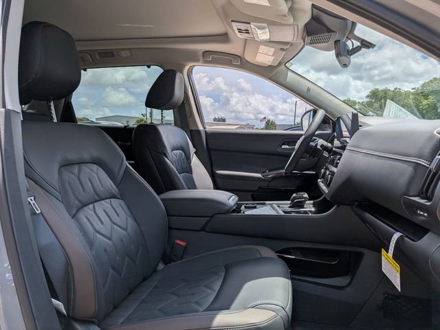 New 2026 Gray Nissan Platinum image 27