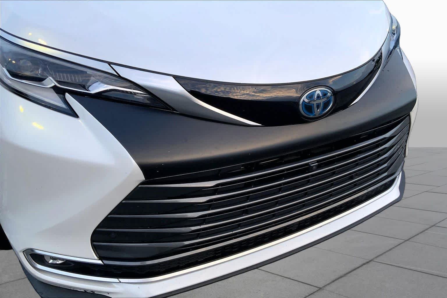 Used 2023 Wind Chill Pearl Toyota Platinum image 27
