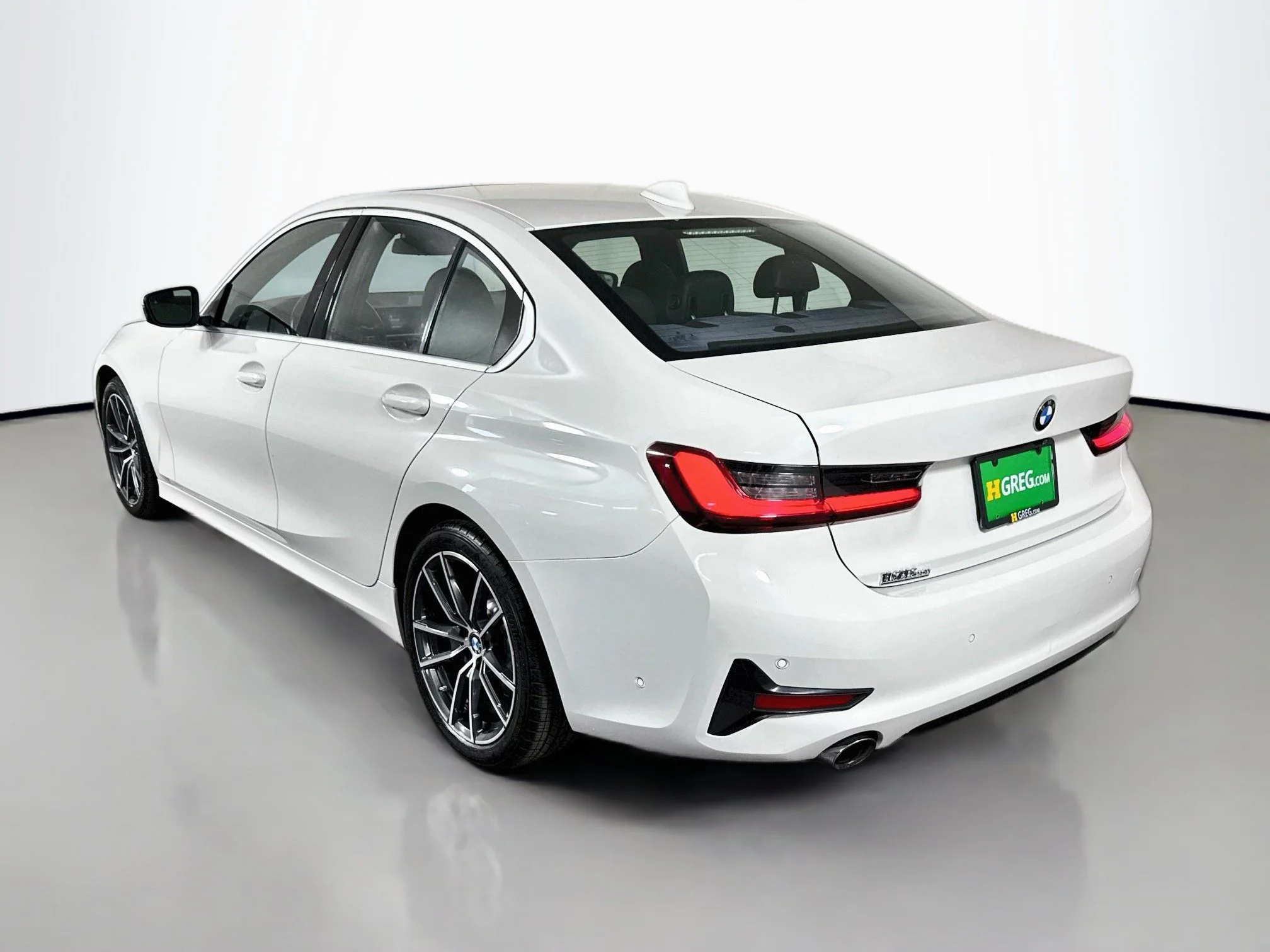 Used 2019 Alpine White BMW 330i image 5