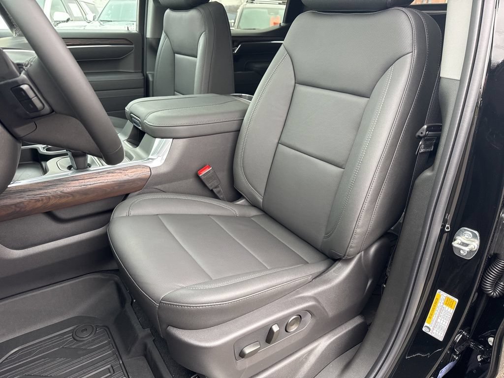 2026 GMC Sierra 1500 SLT - Photo 8