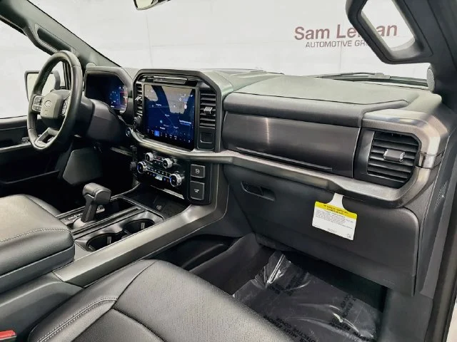 Used 2025 White Metallic Ford Lariat image 31