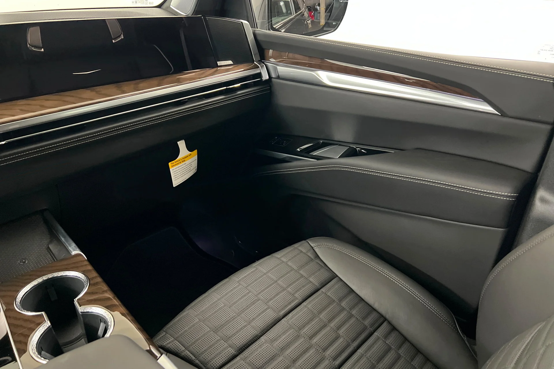 2026 Cadillac Escalade Platinum Sport - Photo 10