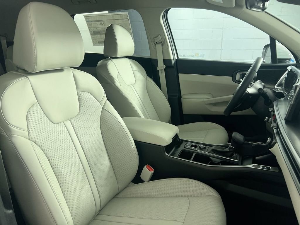New 2026 Glacial White Pearl Kia EX image 30