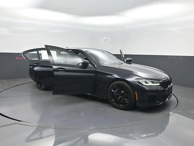 Used 2021 Black BMW M550i xDrive image 37