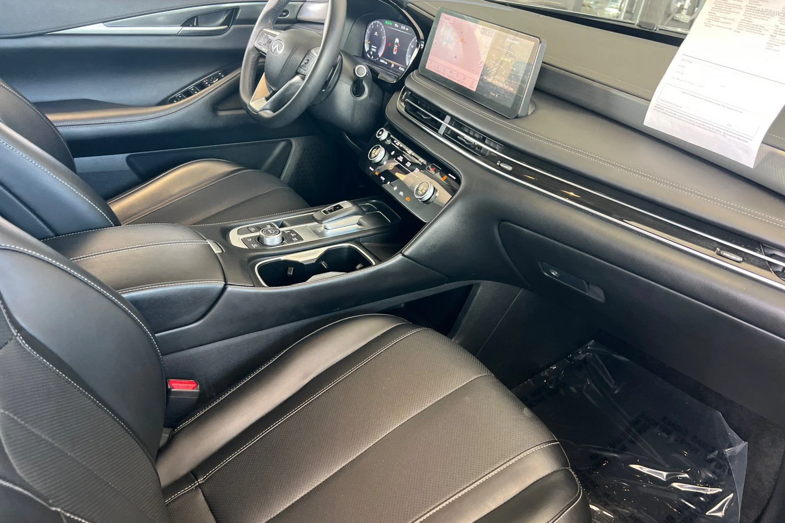 Used 2025 Gray INFINITI LUXE image 15