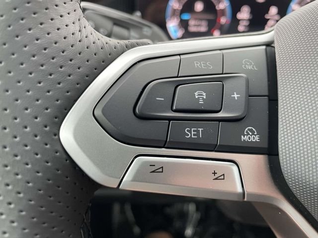 New 2026 White Volkswagen 2.0T SE R-Line Black image 25