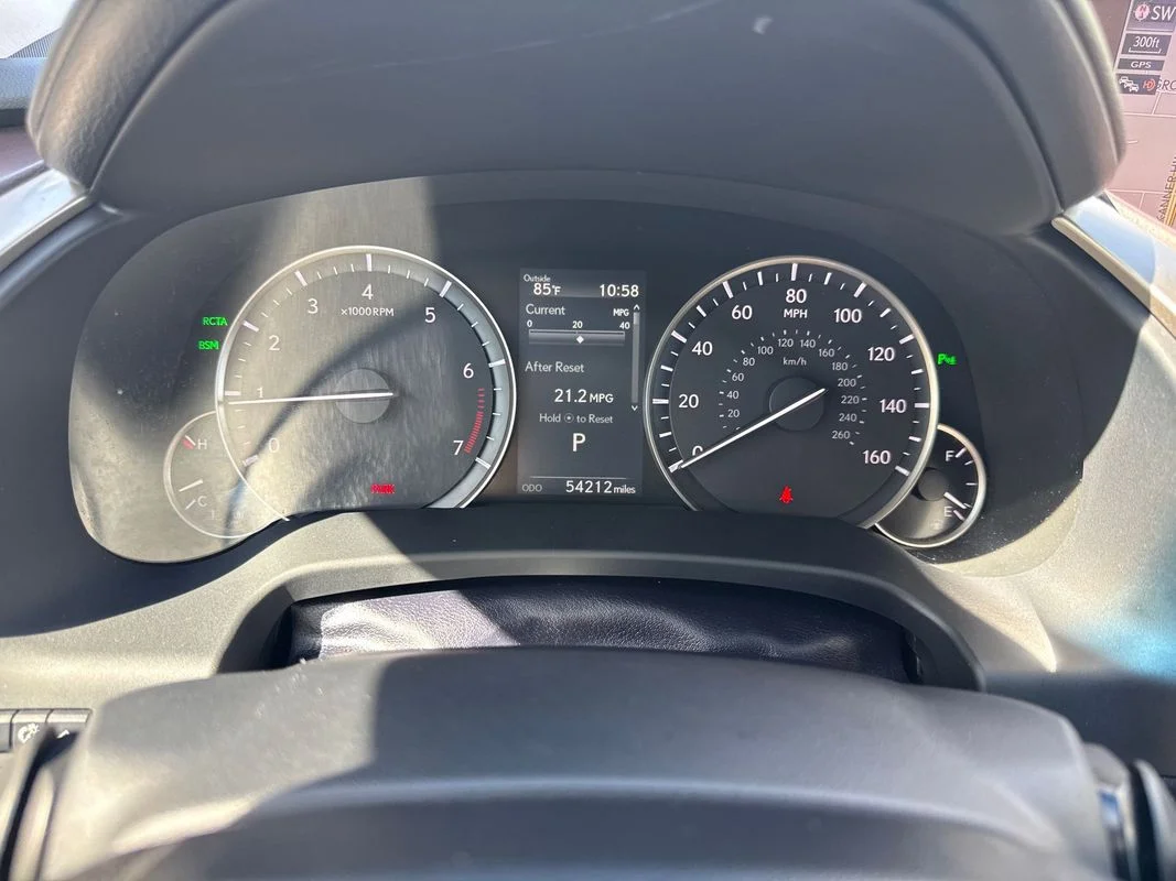 Used 2017  Lexus  image 21