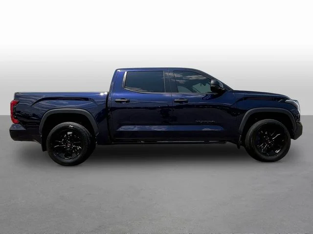 Used 2023  Toyota SR5 image 8