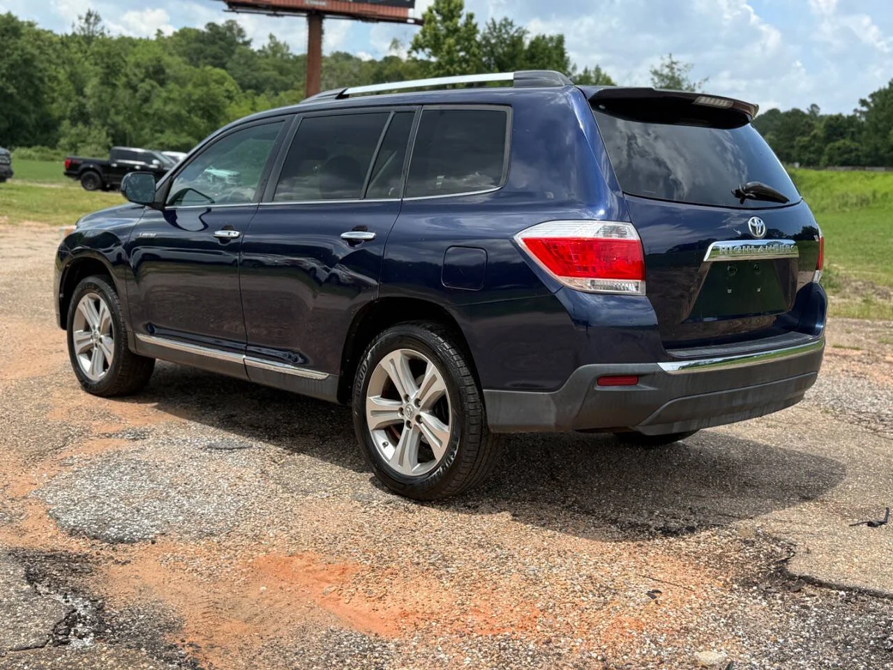 Used 2011 Blue Toyota Limited 4dr SUV image 3