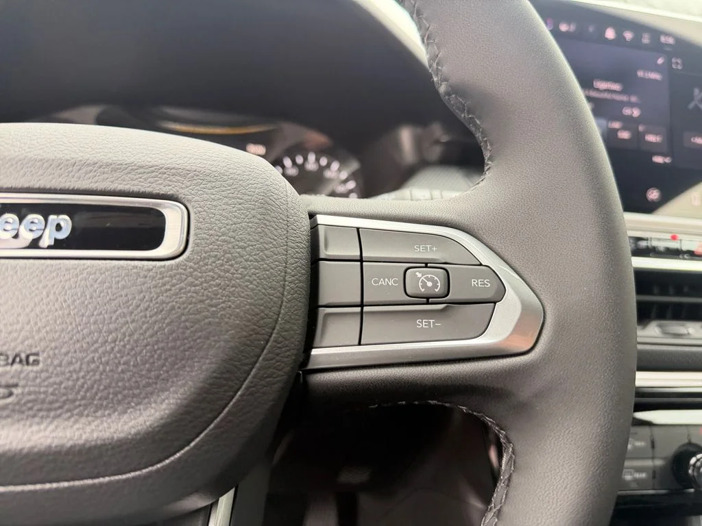 New 2026 Red Jeep Latitude image 25