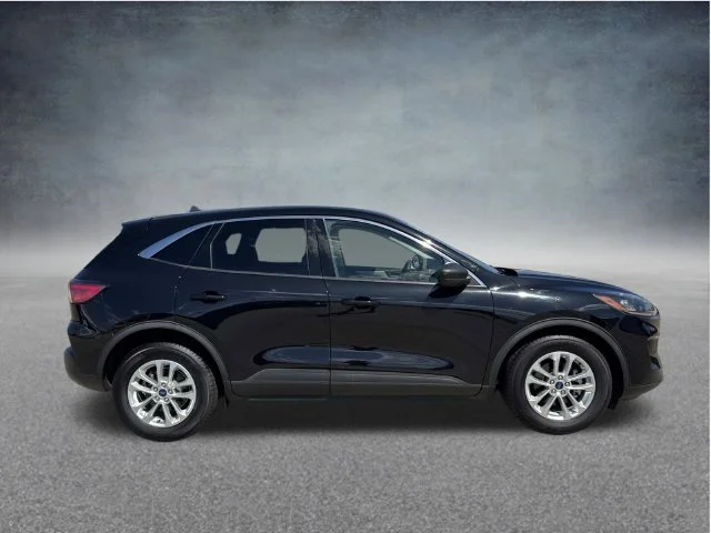 Used 2022 Black Ford SE image 24