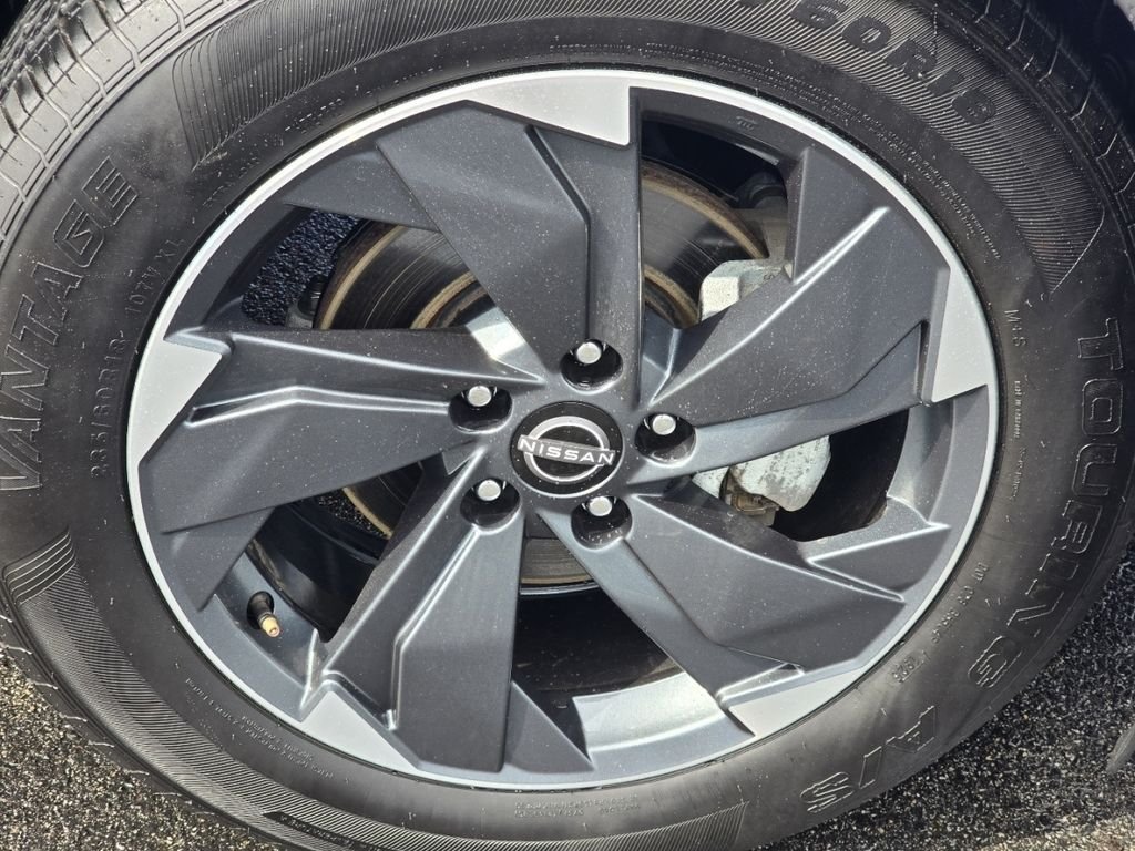 2024 Nissan Rogue SV - Photo 7