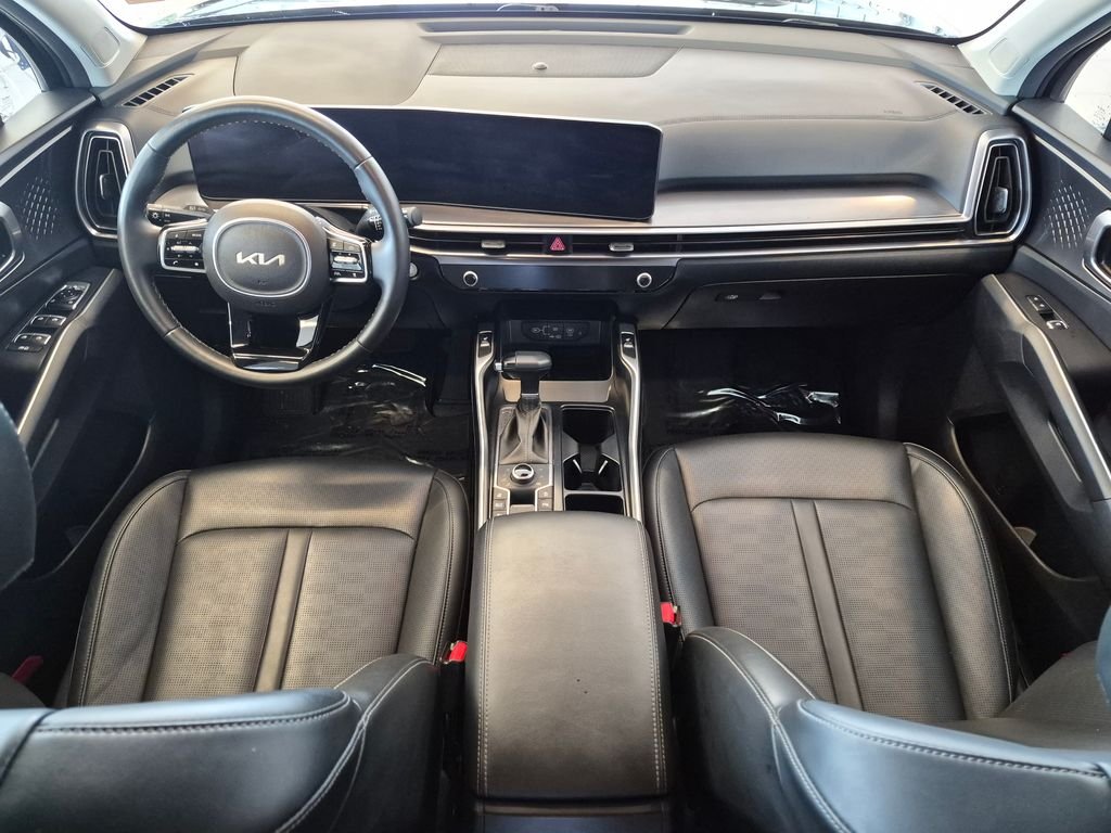 Used 2025 Black Kia EX image 28