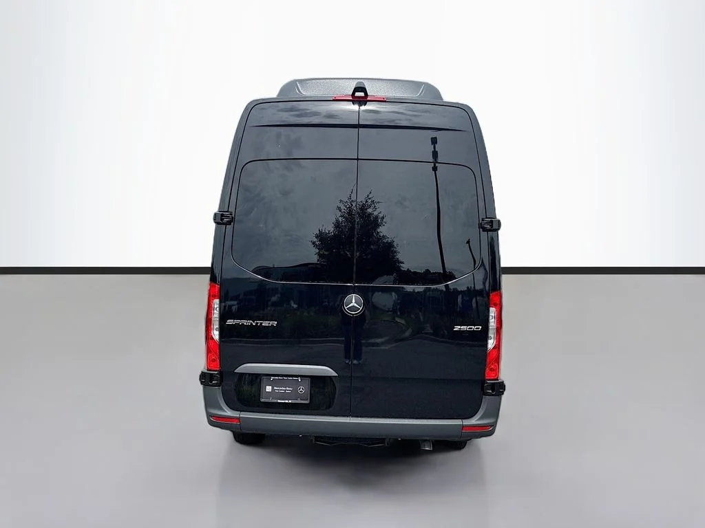New 2026  Mercedes-Benz Passenger 170 WB image 4