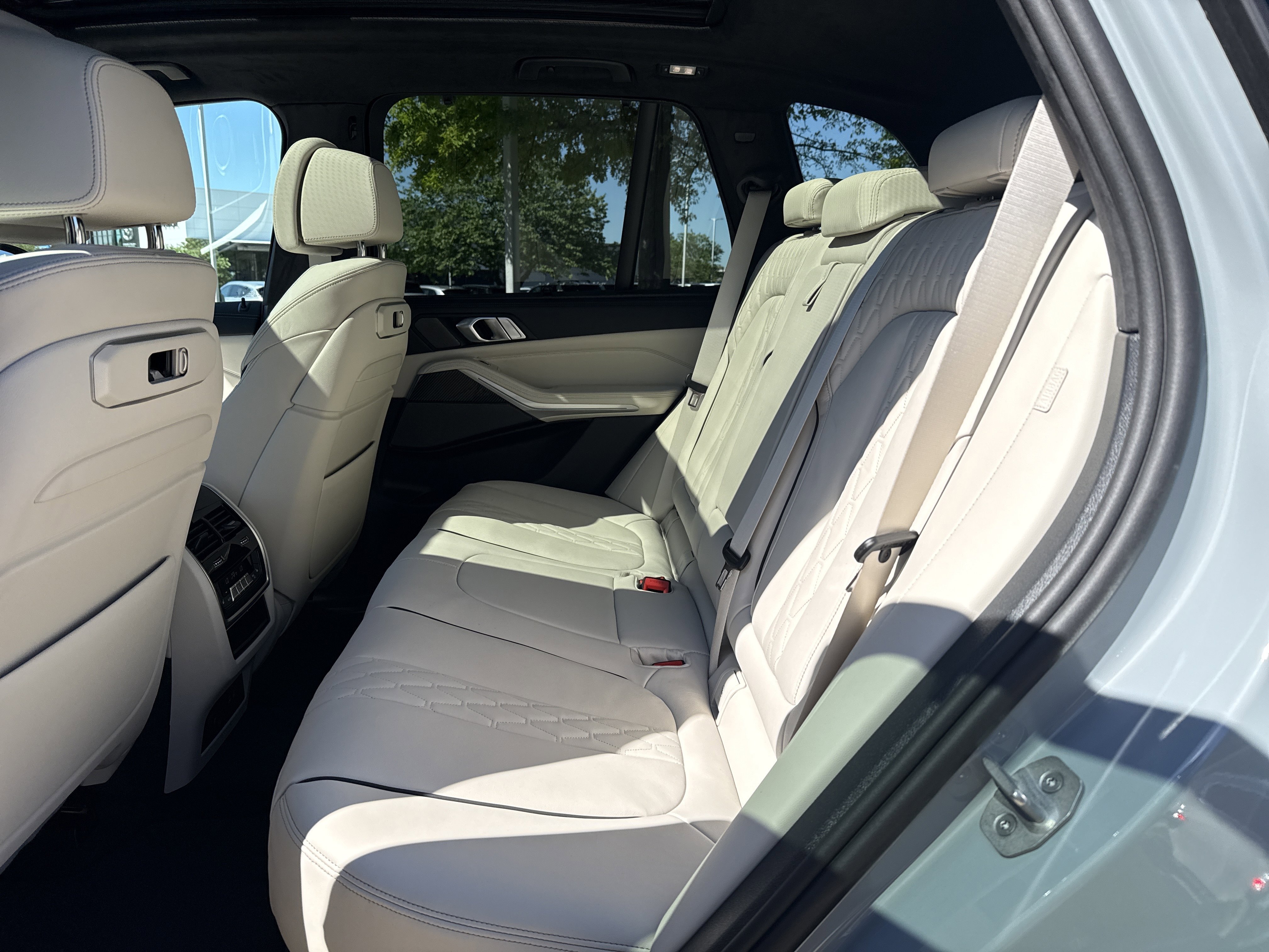 New 2026 0C4P Brooklyn Grey Metallic BMW M60i image 14