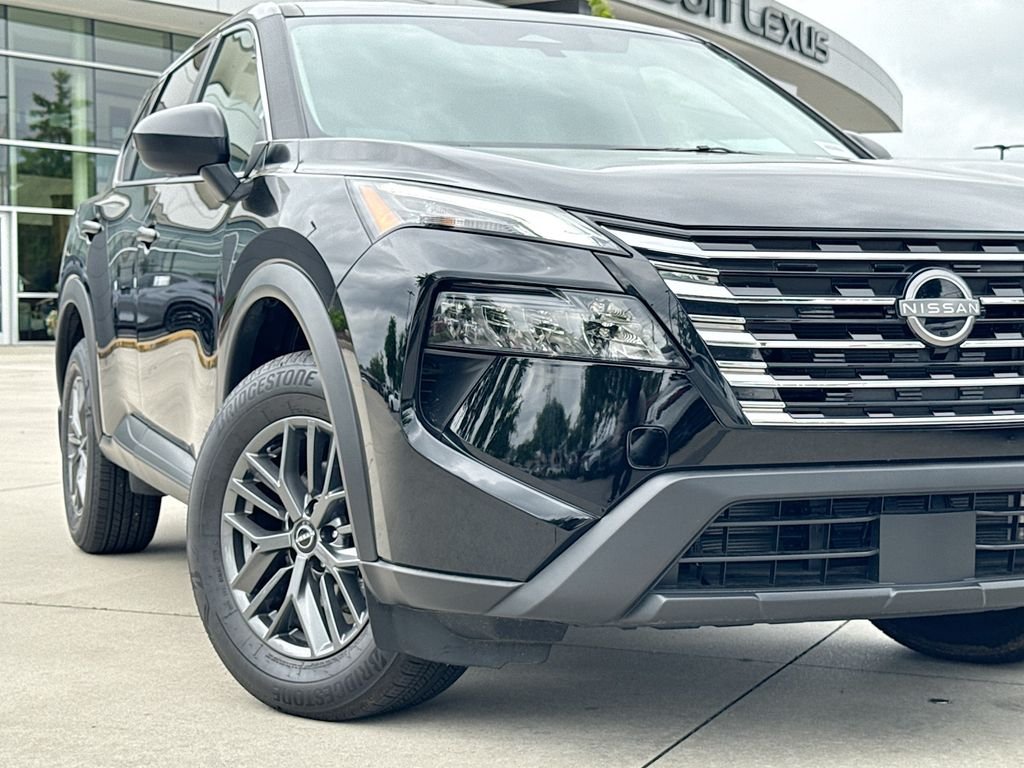 Used 2025 Black Nissan S image 9