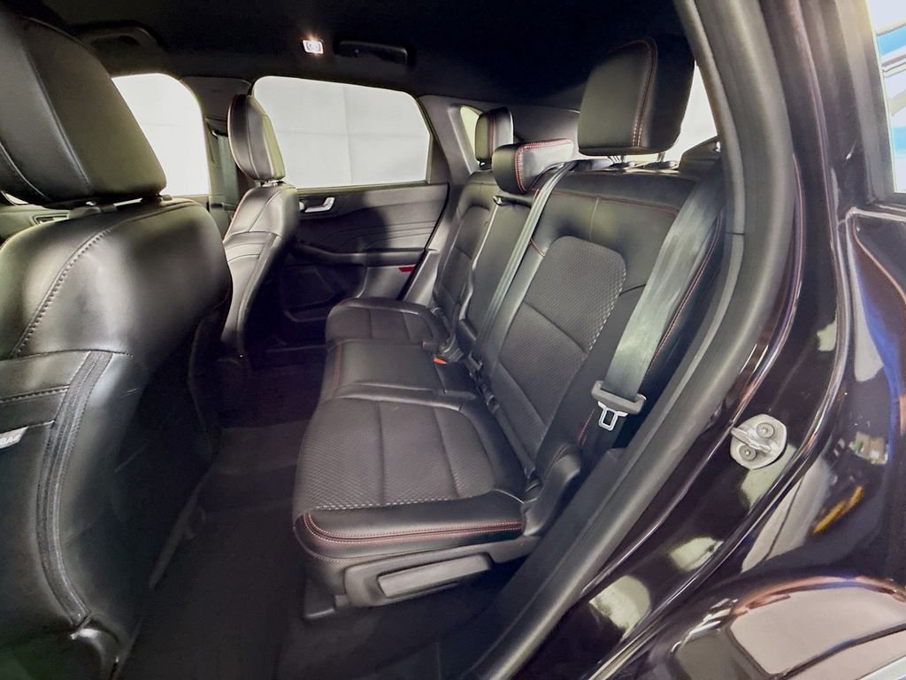 Used 2023 Cinnabar Red Metallic Premium Colorant Ford ST-Line Select image 6