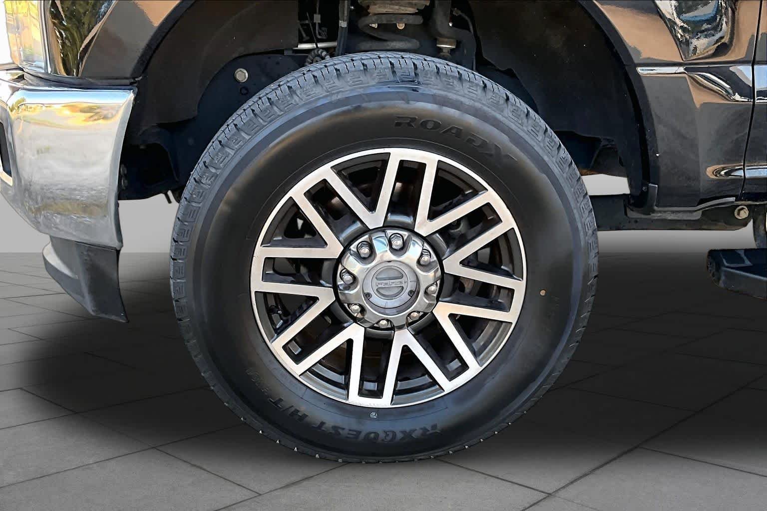 Used 2019 Agate Black Ford LARIAT image 11