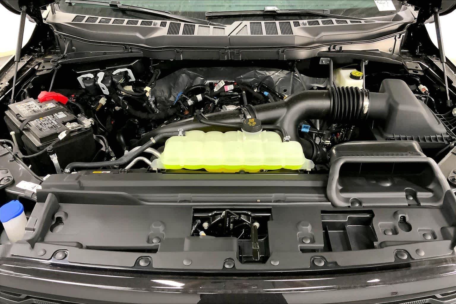 New 2026 Agate Black Metallic Ford XLT image 15