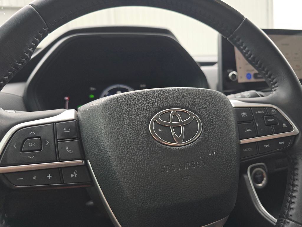 Used 2024 White Toyota XLE image 22