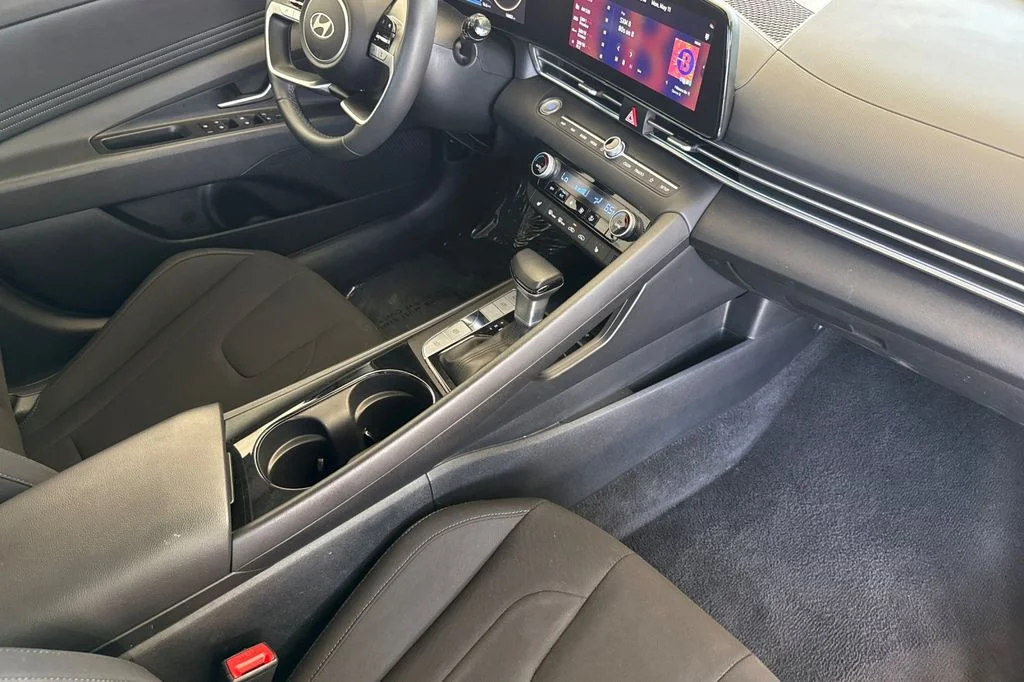 2025 Hyundai Elantra SEL - Photo 19