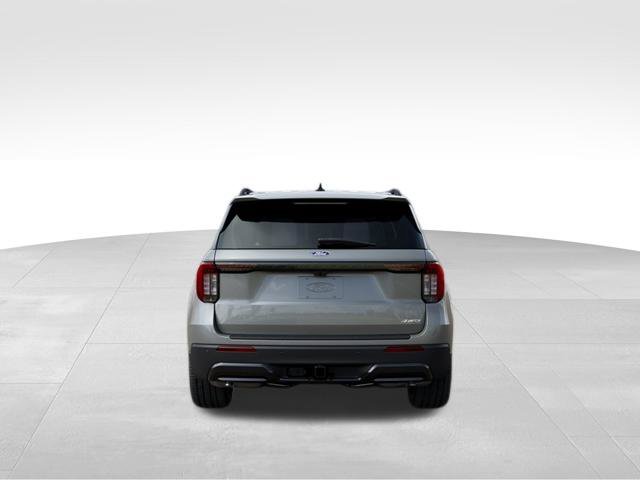 New 2027 Avalanche Gray Ford ST-Line image 7