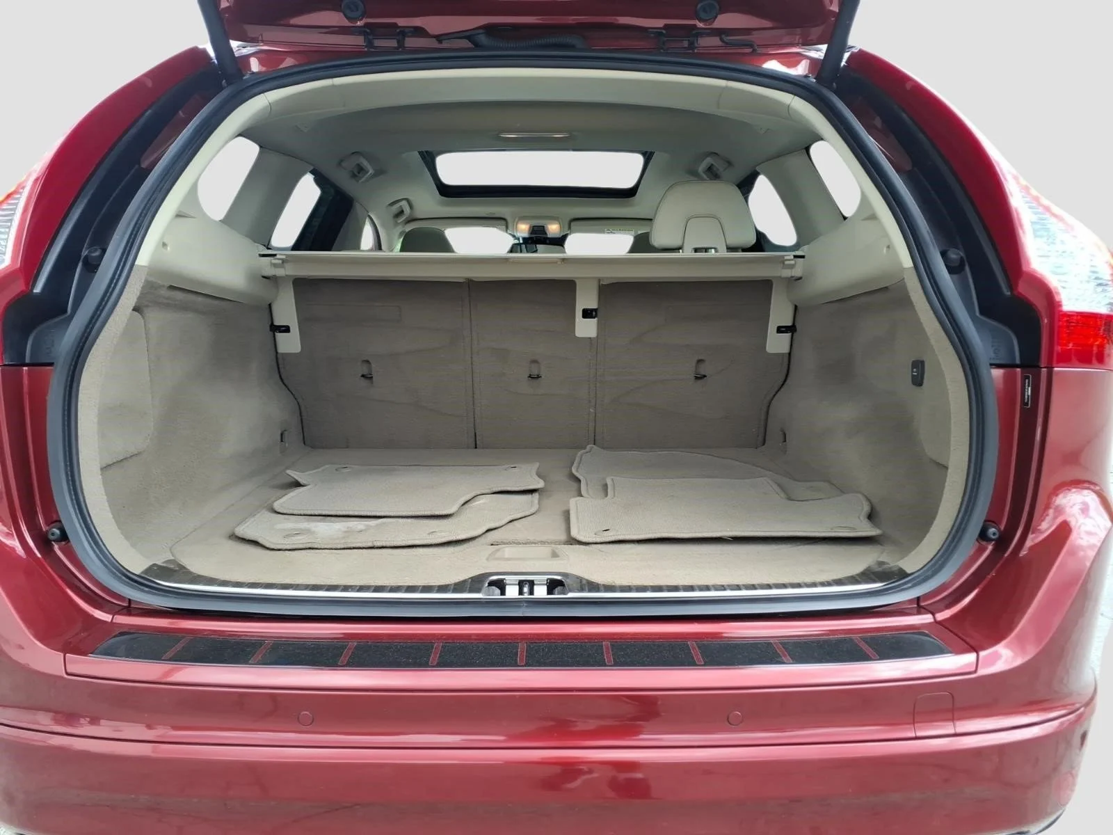 Used 2015 Flamenco Red Metallic Volvo T6 Premier Plus image 16