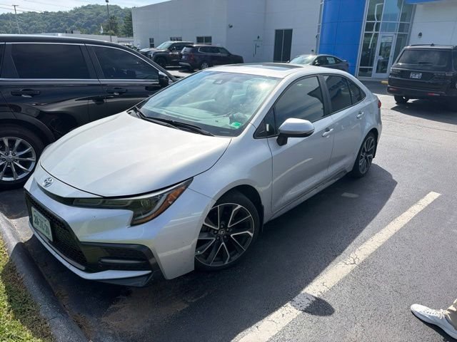 Used 2020 Silver Toyota SE image 20