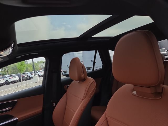 New 2027 Verde Silver Metallic Mercedes-Benz GLC300 image 25