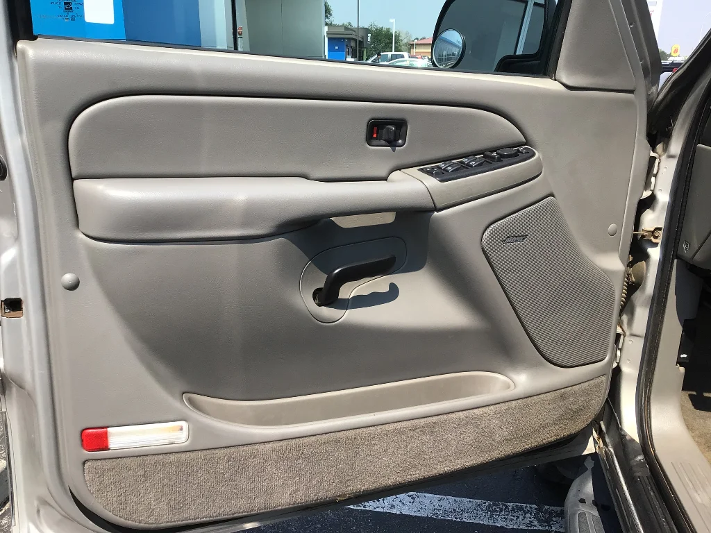 Used 2005 Silver Birch Metallic GMC SLE image 11
