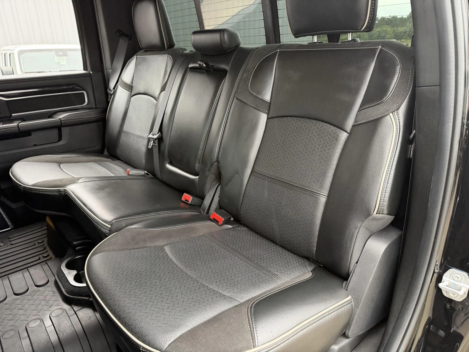 Used 2022 Diamond Black Crystal Pearlcoat Ram Laramie image 18