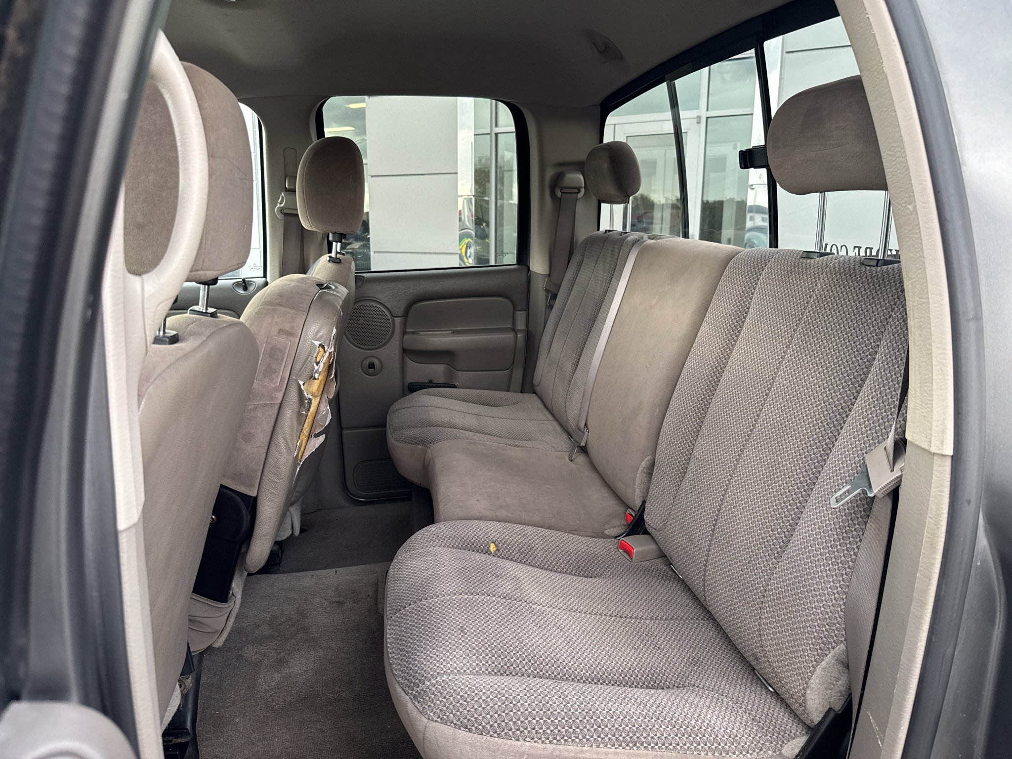 Used 2005 Gray Dodge SLT image 17