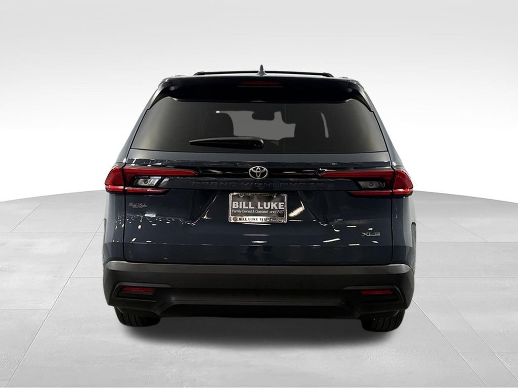 Used 2024 Cloud Toyota XLE image 7
