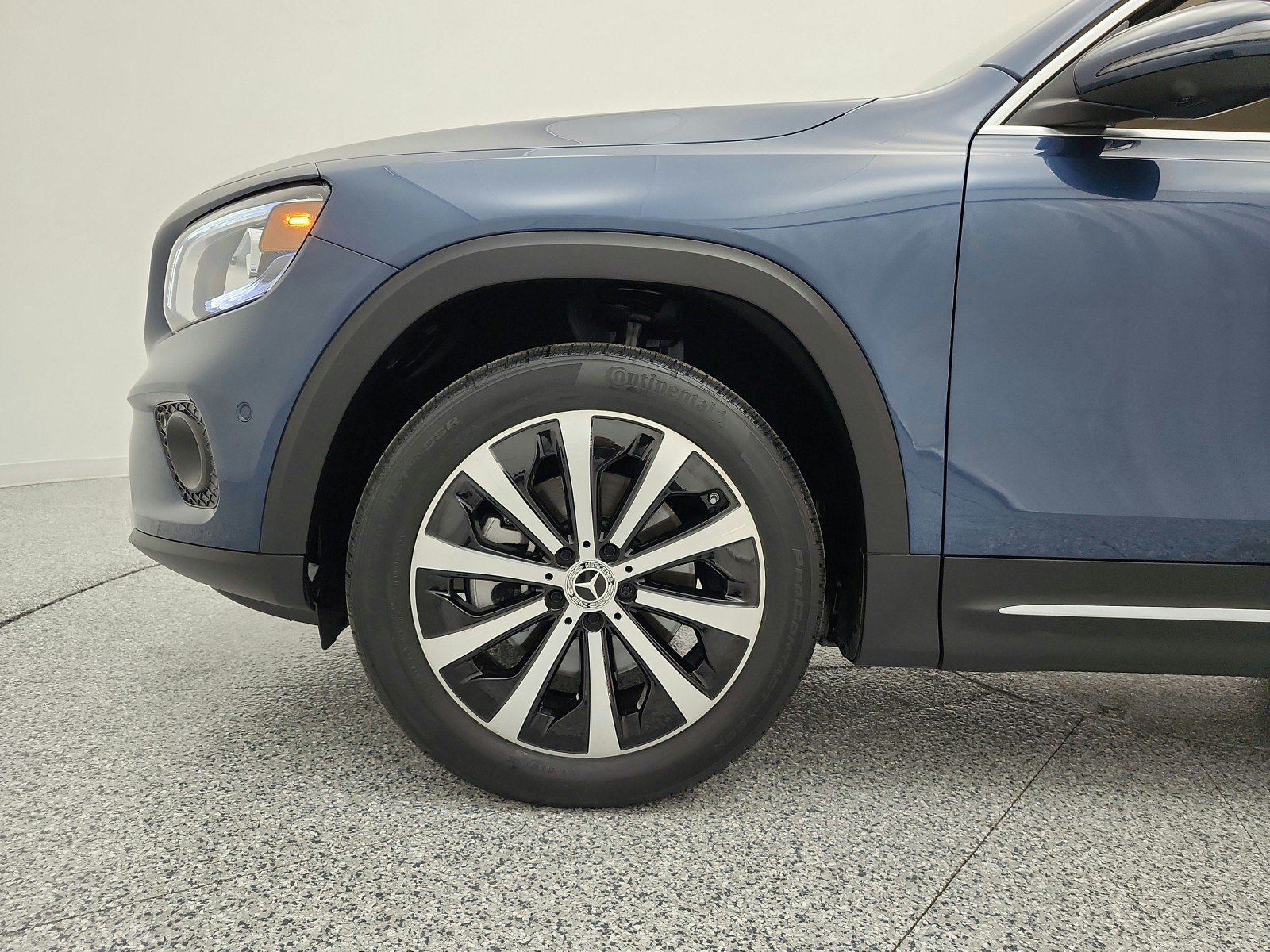 Used 2022 Denim Blue Metallic Mercedes-Benz GLB 250 SUV image 17