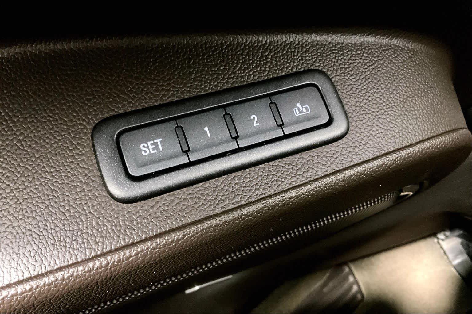 Used 2018 Black Chevrolet Premier image 32