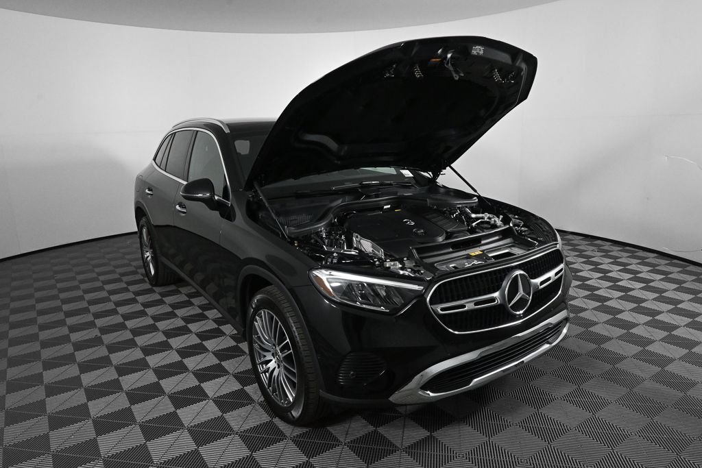 Certified Used 2026  Mercedes-Benz GLC 300 image 33
