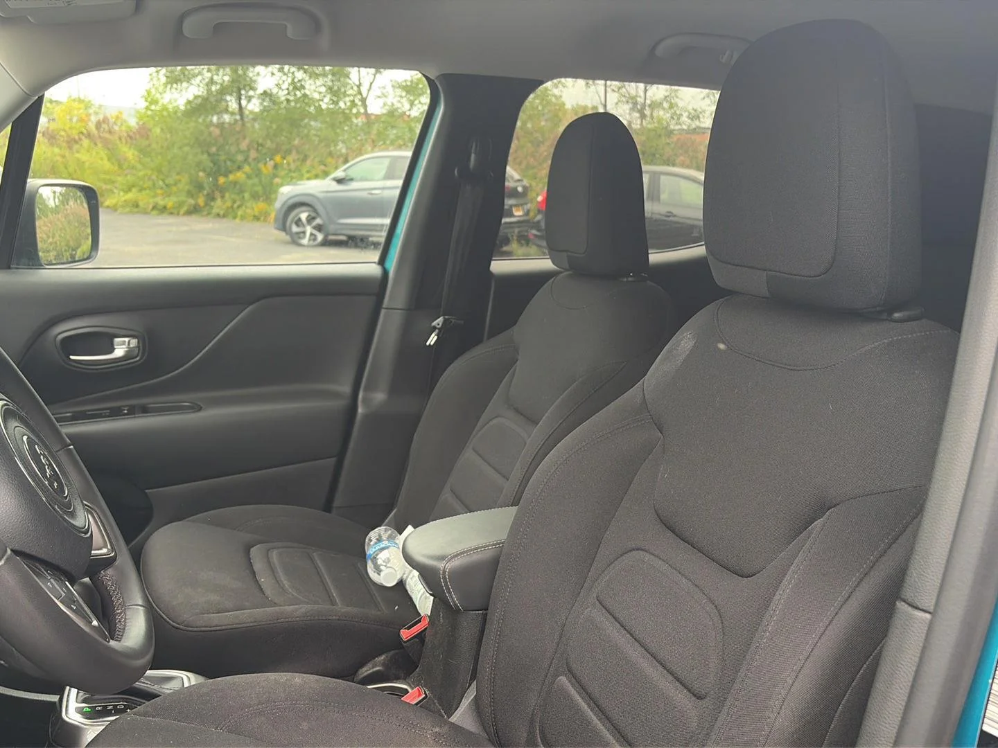 Used 2022 Metallic Jeep Latitude image 5