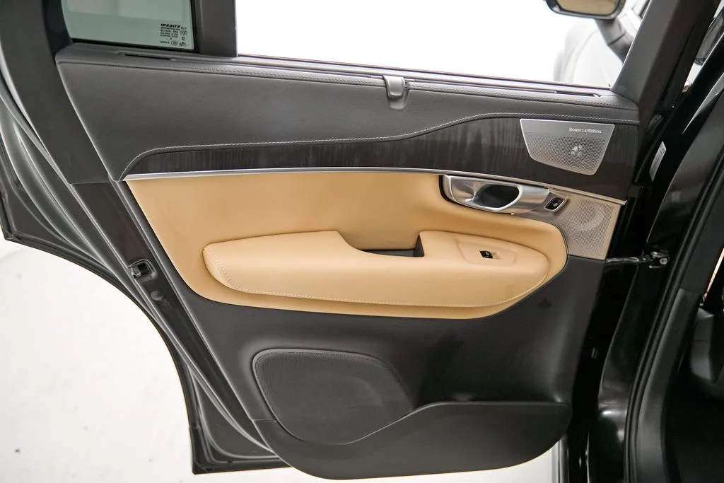 Certified Used 2024 Onyx Black Volvo Ultimate image 20