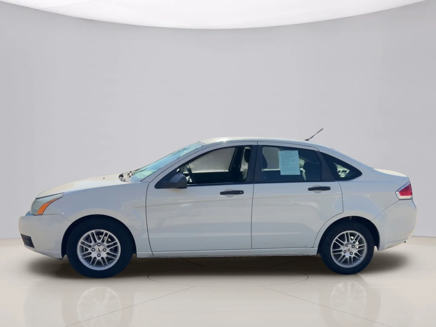 Used 2010 White Ford SE image 2