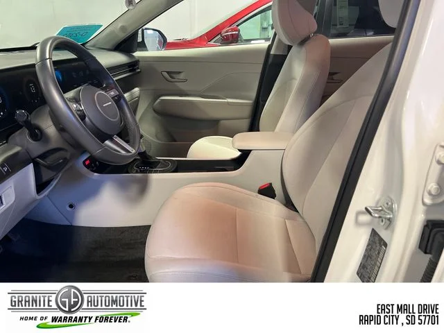Used 2025 White Hyundai SEL image 14