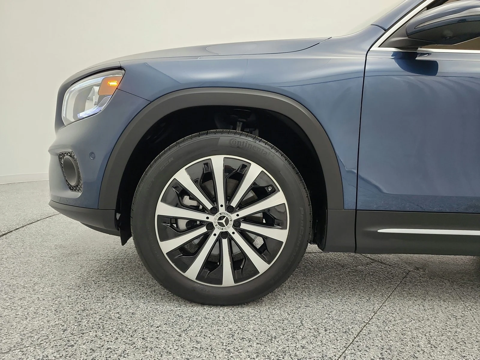 Used 2022 Denim Blue Metallic Mercedes-Benz GLB 250 SUV image 17