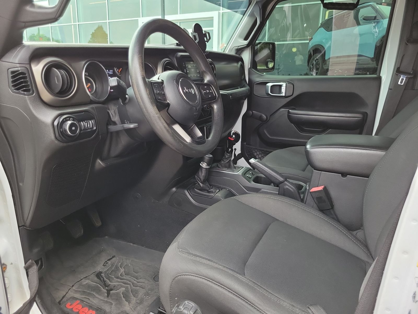 Used 2019 White Jeep Unlimited Sport image 9