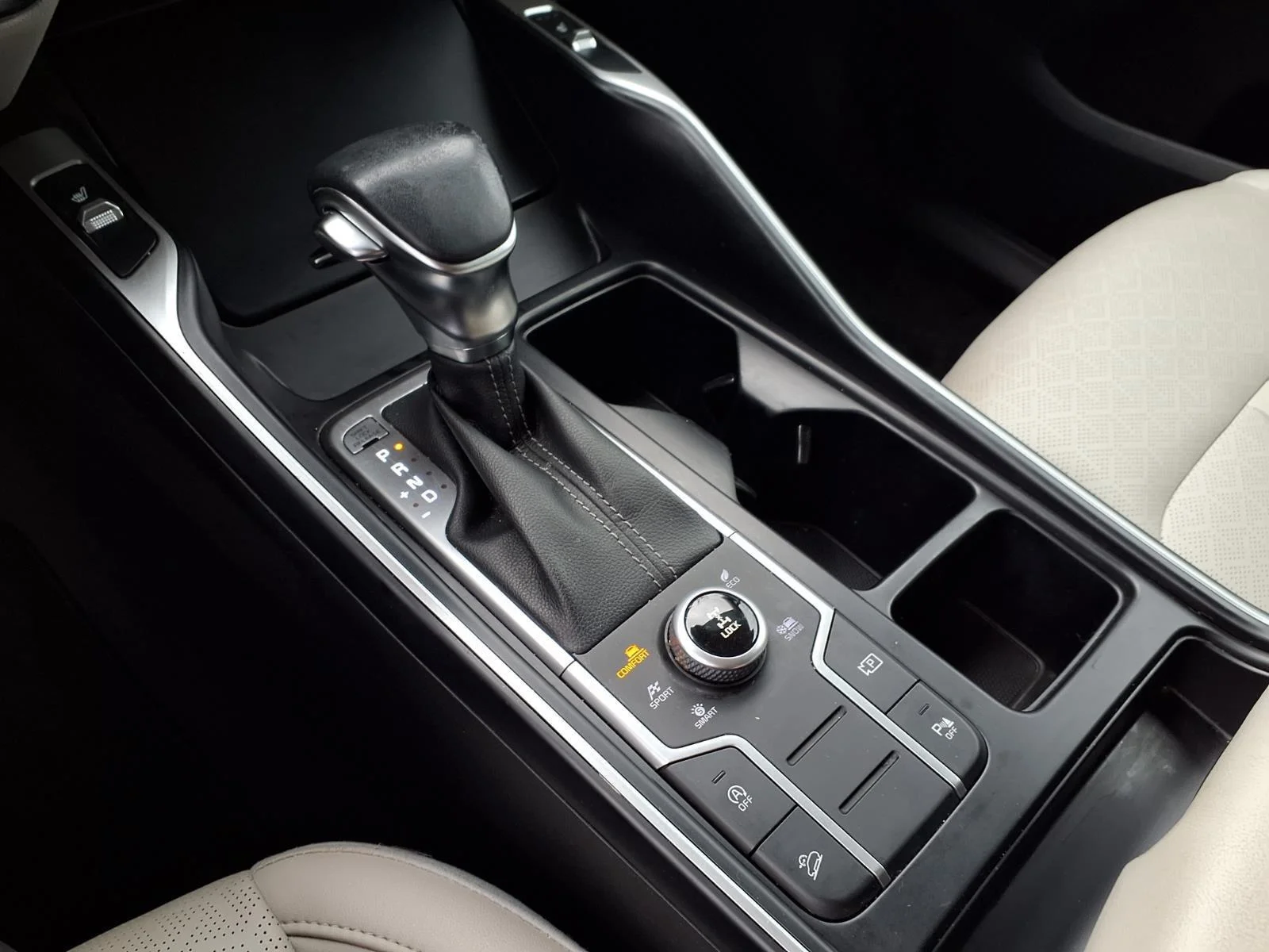 Used 2021 Glacial White Pearl Kia S image 6