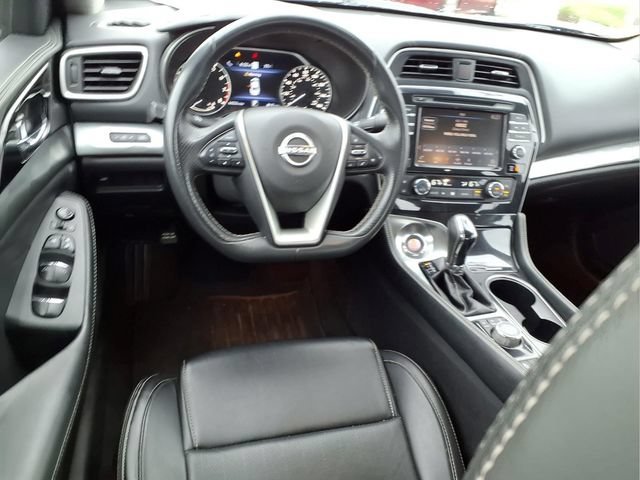 Used 2023 Black Nissan SV Xtronic CVT image 4