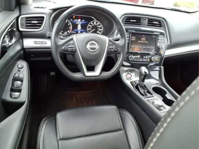Used 2023 Black Nissan SV Xtronic CVT image 4