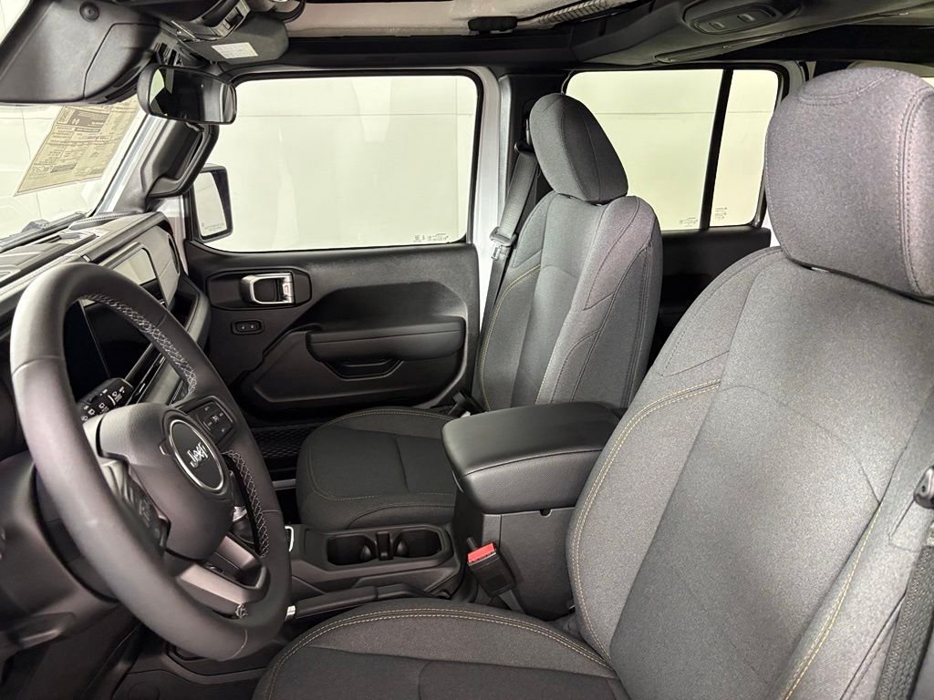 New 2026 Bright White Clear-Coat Exterior Paint Jeep Sport S image 26