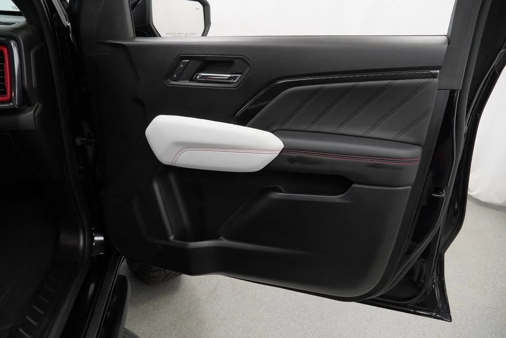 Used 2024 Onyx Black GMC AT4X image 30