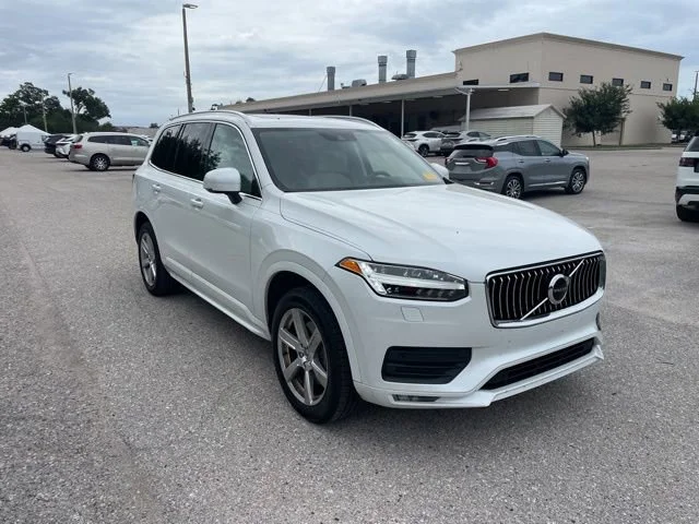 2021 Volvo XC90 T5 Momentum FWD's photo