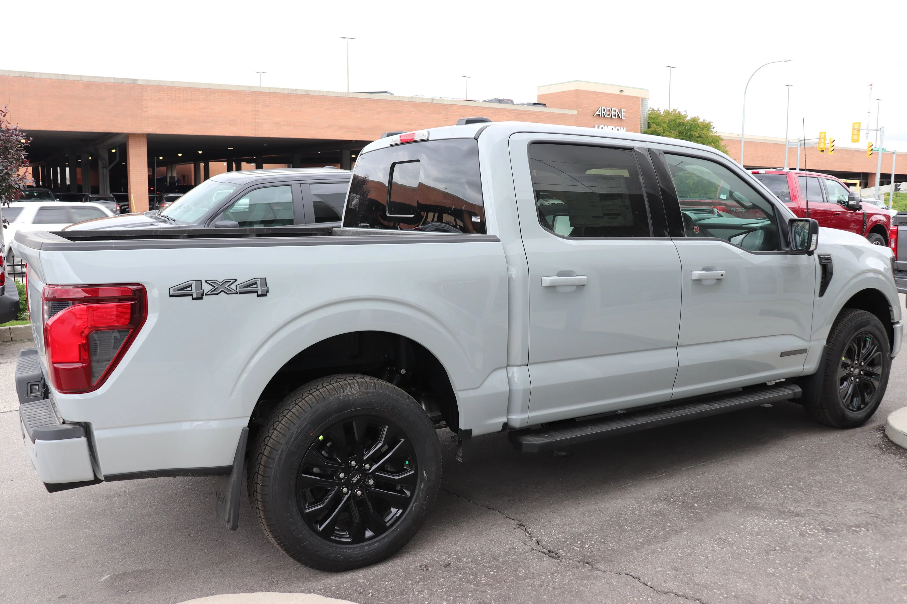 New 2026 Avalanche Ford XLT image 4