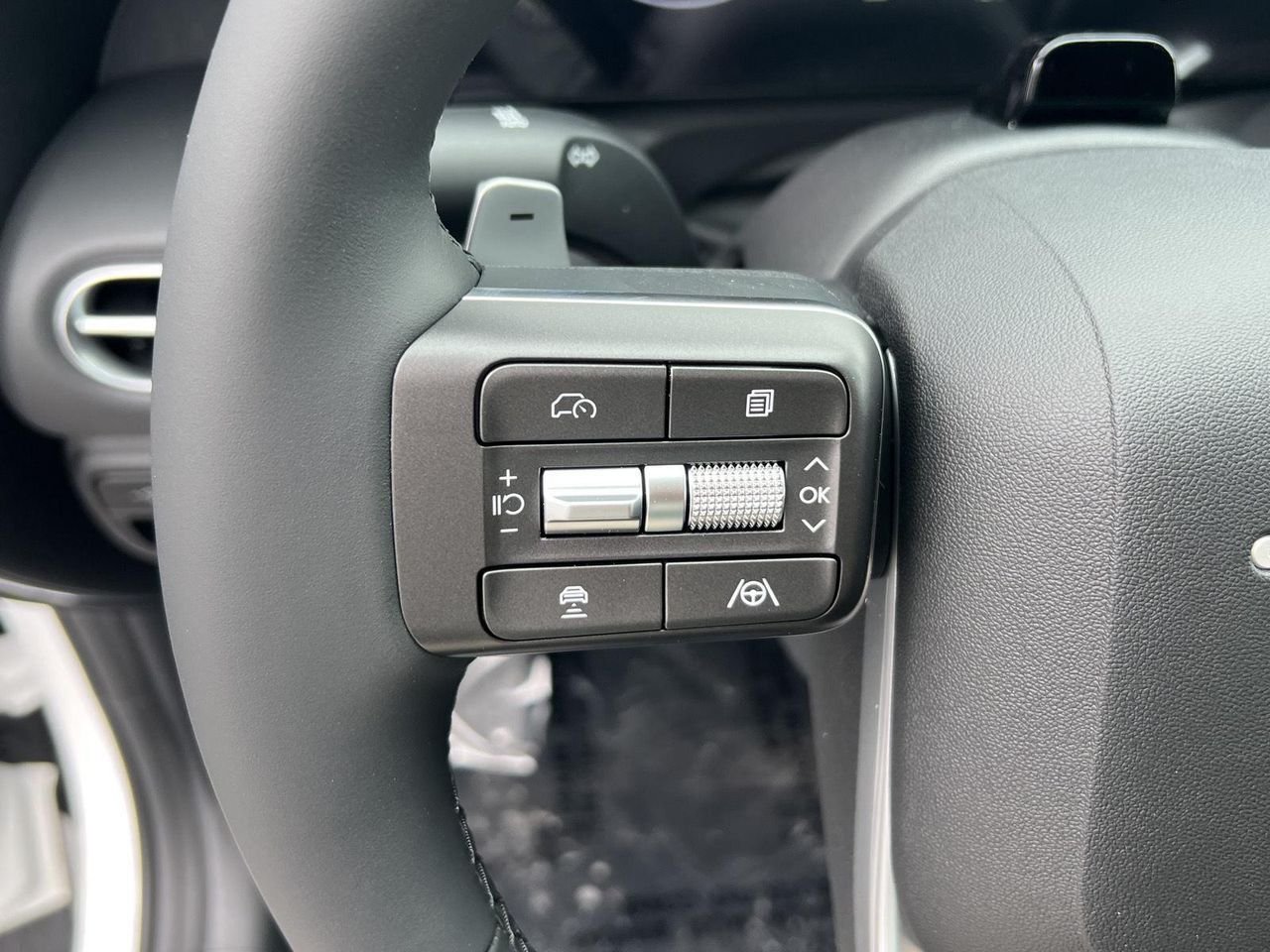 New 2026 Creamy White Pearl Hyundai SE AWD image 32